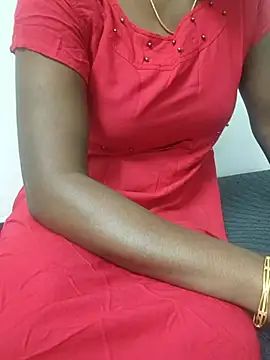 Snapshot of Tamilmallu-duskygirl03 chatting on 11-04-25, 06:51 Tamilmallu-duskygirl03 online show from 11-04-25, 06:51