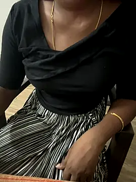 Snapshot of Tamilmallu-duskygirl03 chatting on 11-11-25, 04:51 Tamilmallu-duskygirl03 online show from 11-11-25, 04:51