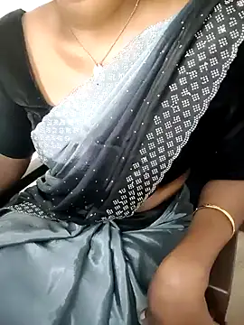 Snapshot of Tamilmallu-duskygirl03 chatting on 11-15-25, 05:27 Tamilmallu-duskygirl03 online show from 11-15-25, 05:27