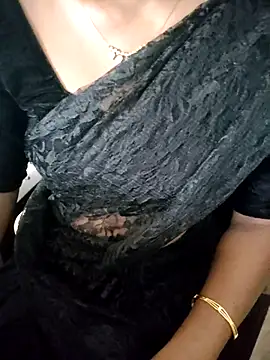 Snapshot of Tamilmallu-duskygirl03 chatting on 11-17-25, 06:30 Tamilmallu-duskygirl03 online show from 11-17-25, 06:30