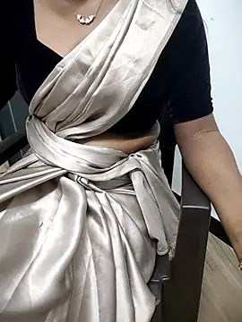 Snapshot of Tamilmallu-duskygirl03 chatting on 11-20-25, 06:40 Tamilmallu-duskygirl03 online show from 11-20-25, 06:40