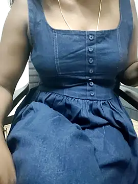 Snapshot of Tamilmallu-duskygirl03 chatting on 11-21-25, 07:01 Tamilmallu-duskygirl03 online show from 11-21-25, 07:01