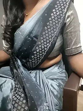 Snapshot of Tamilmallu-duskygirl03 chatting on 11-25-25, 05:57 Tamilmallu-duskygirl03 online show from 11-25-25, 05:57