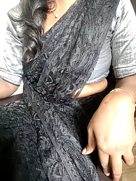 Snapshot of Tamilmallu-duskygirl03 chatting on 11-26-25, 07:09 Tamilmallu-duskygirl03 online show from 11-26-25, 07:09