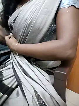 Snapshot of Tamilmallu-duskygirl03 chatting on 12-03-25, 03:32 Tamilmallu-duskygirl03 online show from 12-03-25, 03:32