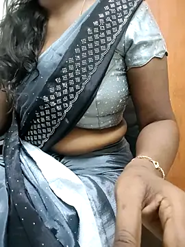 Snapshot of Tamilmallu-duskygirl03 chatting on 12-04-25, 10:02 Tamilmallu-duskygirl03 online show from 12-04-25, 10:02