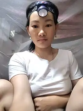 Snapshot of gio-thu chatting on 06-20-26, 02:47 gio-thu online show from 06-20-26, 02:47