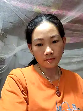 Snapshot of gio-thu chatting on 06-20-26, 03:04 gio-thu online show from 06-20-26, 03:04