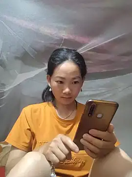 Snapshot of gio-thu chatting on 06-26-26, 01:21 gio-thu online show from 06-26-26, 01:21