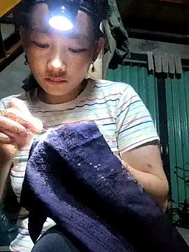 Snapshot of gio-thu chatting on 06-26-26, 01:37 gio-thu online show from 06-26-26, 01:37
