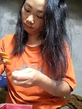 Snapshot of gio-thu chatting on 07-23-26, 10:19 gio-thu online show from 07-23-26, 10:19