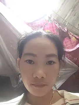 Snapshot of gio-thu chatting on 07-28-26, 12:12 gio-thu online show from 07-28-26, 12:12