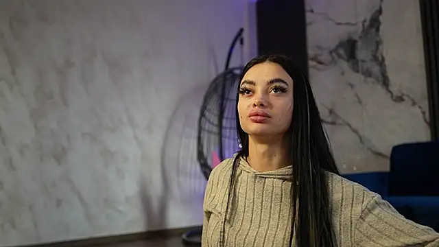 RachelRavee online show from 04-15-26, 04:19