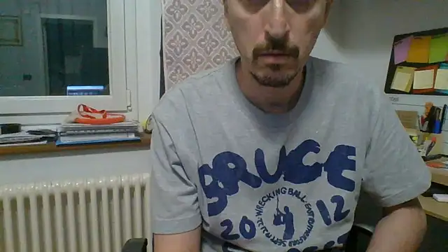Kawayleo online show from 05-26-26, 02:13