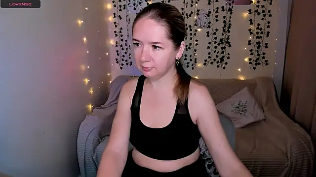 Evaa Braunn online show from 10-20-25, 02:12