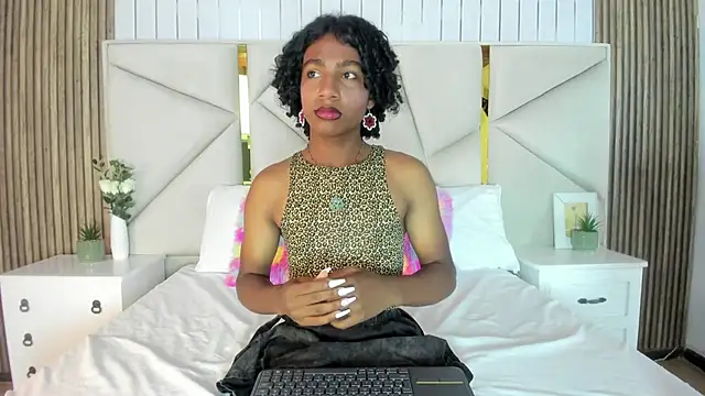 rebeca brown  online show from 10-09-25, 12:14