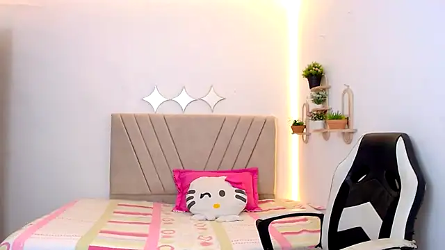 zara cute online show from 05-30-26, 12:19