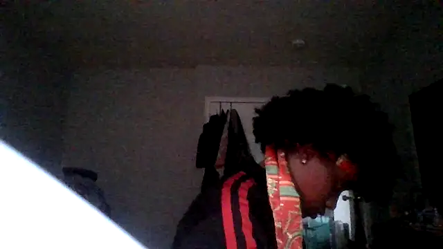 Snapshot of dezzidavill chatting on 05-22-26, 10:26 dezzidavill online show from 05-22-26, 10:26