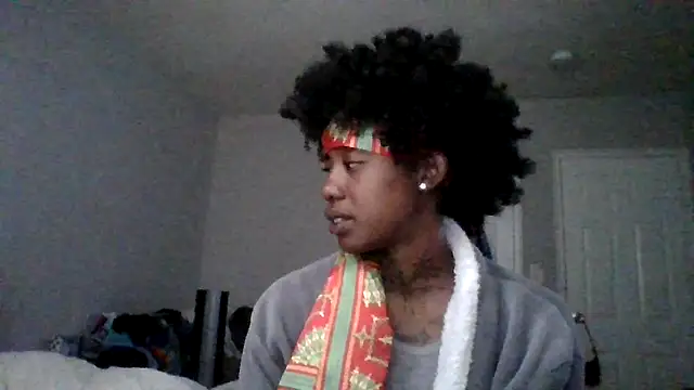 Snapshot of dezzidavill chatting on 05-23-26, 11:47 dezzidavill online show from 05-23-26, 11:47