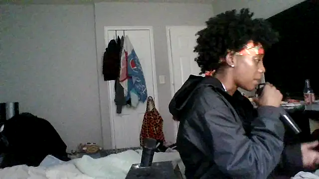 Snapshot of dezzidavill chatting on 05-25-26, 05:30 dezzidavill online show from 05-25-26, 05:30
