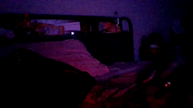 Snapshot of dezzidavill chatting on 06-06-26, 01:11 dezzidavill online show from 06-06-26, 01:11