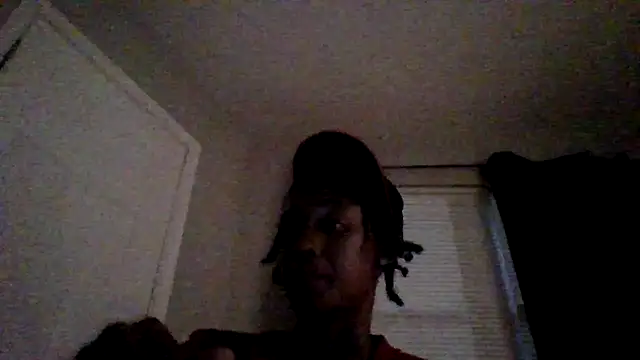 Snapshot of dezzidavill chatting on 06-10-26, 01:39 dezzidavill online show from 06-10-26, 01:39