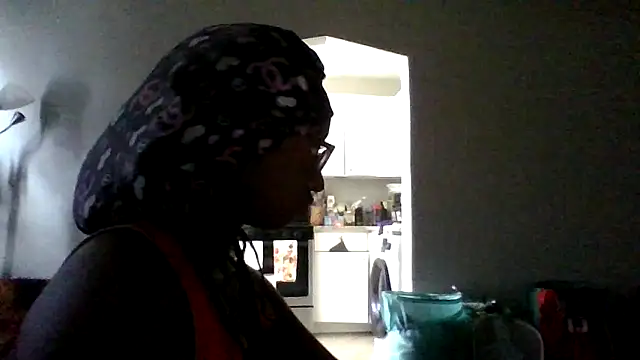 Snapshot of dezzidavill chatting on 06-14-26, 04:20 dezzidavill online show from 06-14-26, 04:20