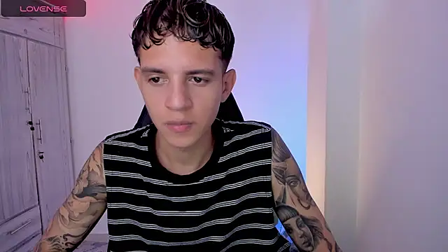 tylernova online show from 04-26-26, 01:47