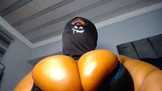 Snapshot of Xpanther_22 chatting on 12-14-25, 02:22 Xpanther 22 online show from 12-14-25, 02:22