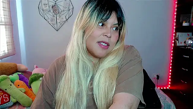 Snapshot of EllieMoonX chatting on 11-13-25, 03:55 EllieMoonX online show from 11-13-25, 03:55