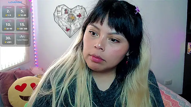 EllieMoonX online show from 04-26-26, 09:12