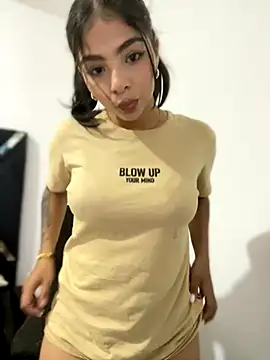 Snapshot of jise_00 chatting on 10-09-25, 05:16 jise 00 online show from 10-09-25, 05:16