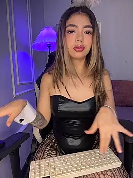 HoneyMollyX online show from 10-18-25, 01:01