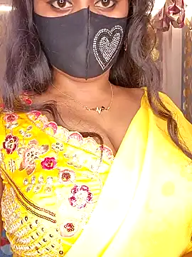 Snapshot of Sweet-Maddlina chatting on 10-18-25, 12:28 Sweet-Maddlina online show from 10-18-25, 12:28