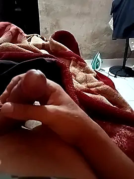 Snapshot of Brunim1869 chatting on 04-16-26, 02:56 Brunim1869 online show from 04-16-26, 02:56