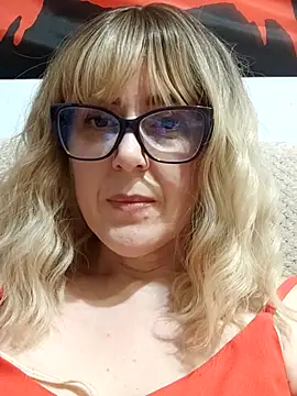 Amelialove42 online show from 04-04-26, 07:55