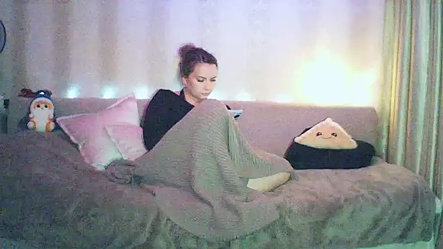 MoodieMira online show from 02-25-26, 06:28