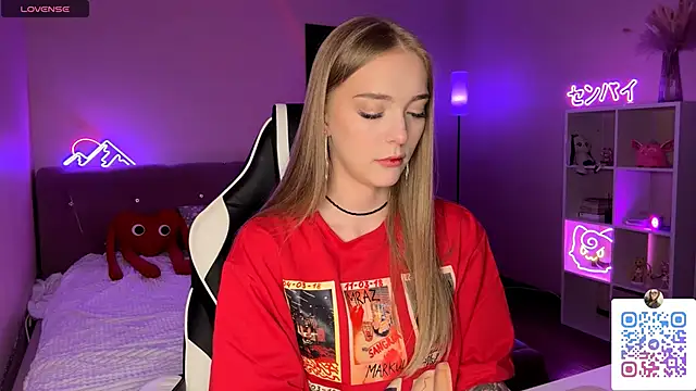 EvaPeace online show from 04-28-26, 03:06