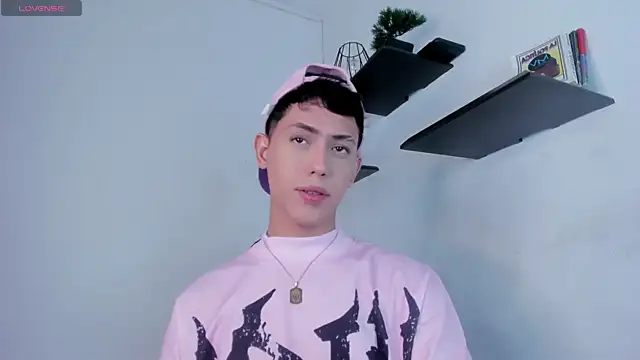 Snapshot of Iam_criss09 chatting on 11-25-25, 01:00 Iam criss09 online show from 11-25-25, 01:00