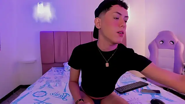 Snapshot of Iam_criss09 chatting on 12-04-25, 04:00 Iam criss09 online show from 12-04-25, 04:00