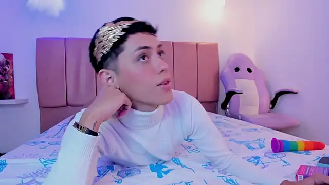 Snapshot of Iam_criss09 chatting on 12-13-25, 08:04 Iam criss09 online show from 12-13-25, 08:04