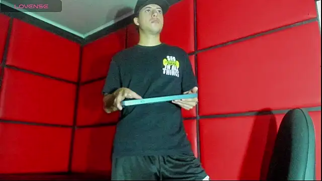 Snapshot of Aneek09_ chatting on 10-21-25, 04:02 Aneek09  online show from 10-21-25, 04:02