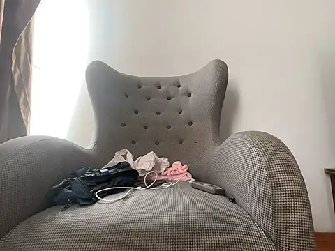 Snapshot of esen_esen chatting on 10-10-25, 12:37 esen esen online show from 10-10-25, 12:37