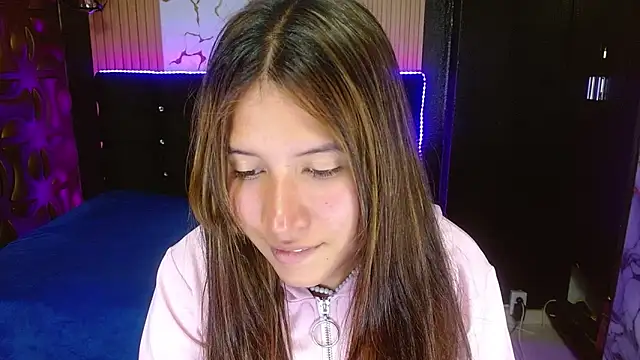 Snapshot of tinibunny chatting on 10-17-25, 08:00 tinibunny online show from 10-17-25, 08:00
