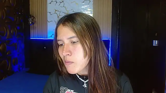 Snapshot of tinibunny chatting on 10-19-25, 07:36 tinibunny online show from 10-19-25, 07:36