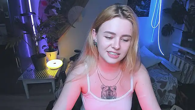 Alexa  Pirs online show from 10-18-25, 08:20