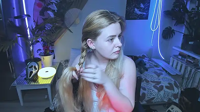 Alexa  Pirs online show from 10-20-25, 03:56