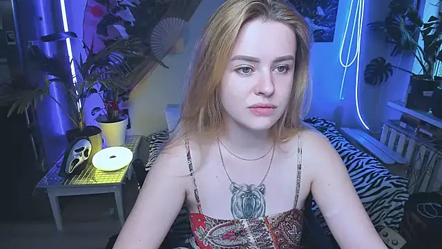 Alexa  Pirs online show from 10-22-25, 01:22