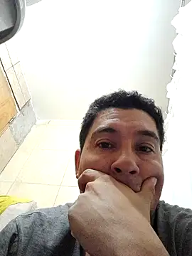 Ezeaxl online show from 04-21-26, 10:23