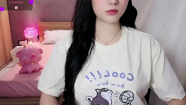 Snapshot of Xuka2594 chatting on 05-15-26, 05:47 Xuka2594 online show from 05-15-26, 05:47